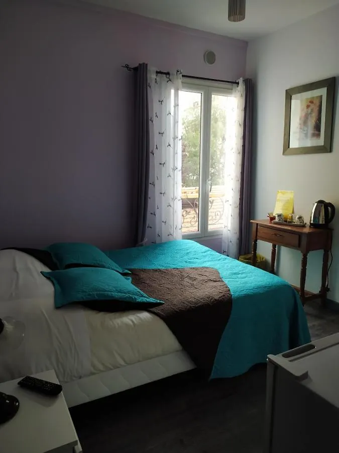 Les Coquelicots Hotel Montrouge France