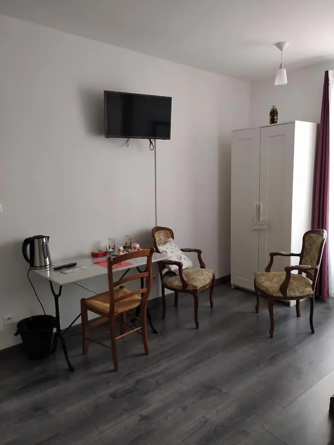 Les Coquelicots Hotel Montrouge France